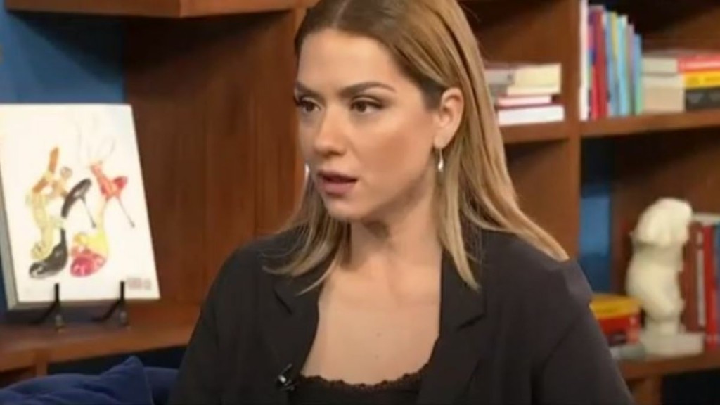 Η Βάσω Λασκαράκη εξομολογείται για τον Λευτέρη Σουλτάτο – “Δεν λέει ποτέ όχι, τον σέρνω σε όλα τα ταξίδια” (vids)
