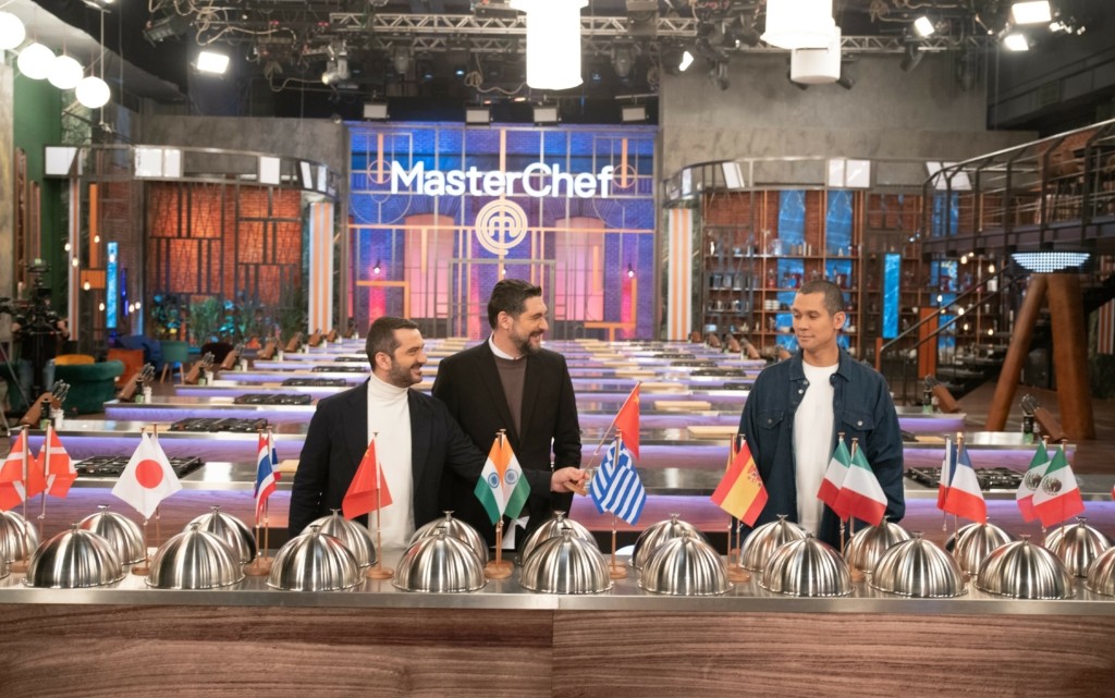 MasterChef – Οι διαγωνιζόμενοι πρέπει να σκεφτούν “έξω από το κουτί” (vid)