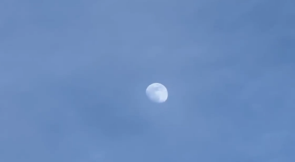Εποχές “Ψυχρού Πολέμου” ή εμφάνιση UFO – Τα ιπτάμενα αντικείμενα που φουντώνουν τις θεωρίες συνωμοσίας (vids)
