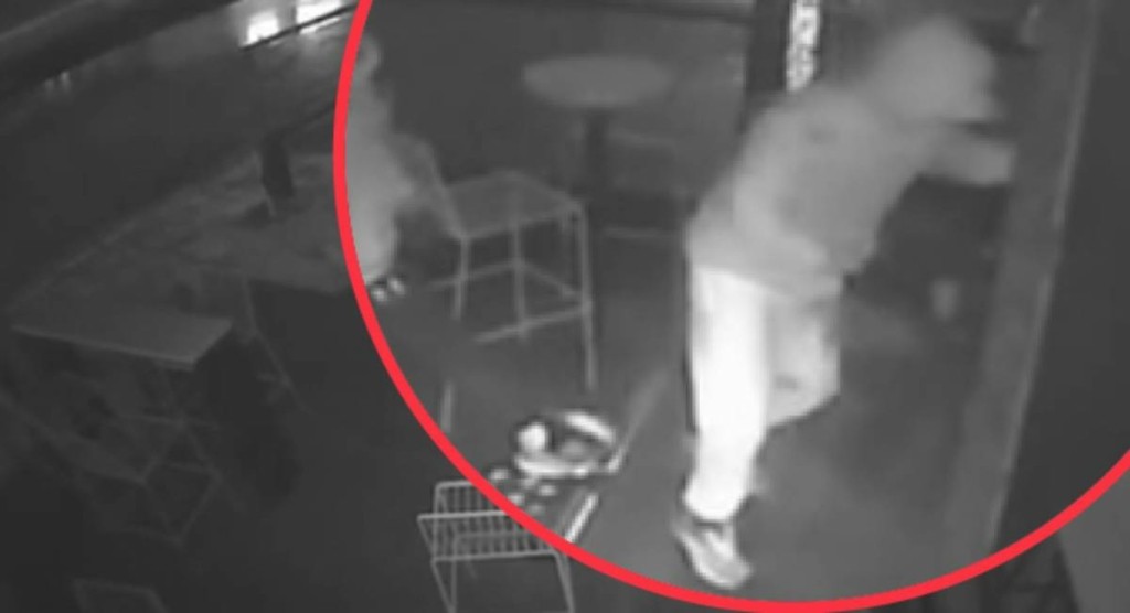 Άνοιξαν καφετέρια στο Ηράκλειο γνωρίζοντας ότι δεν θα λειτουργήσει λόγω της κακοκαιρίας (vid)