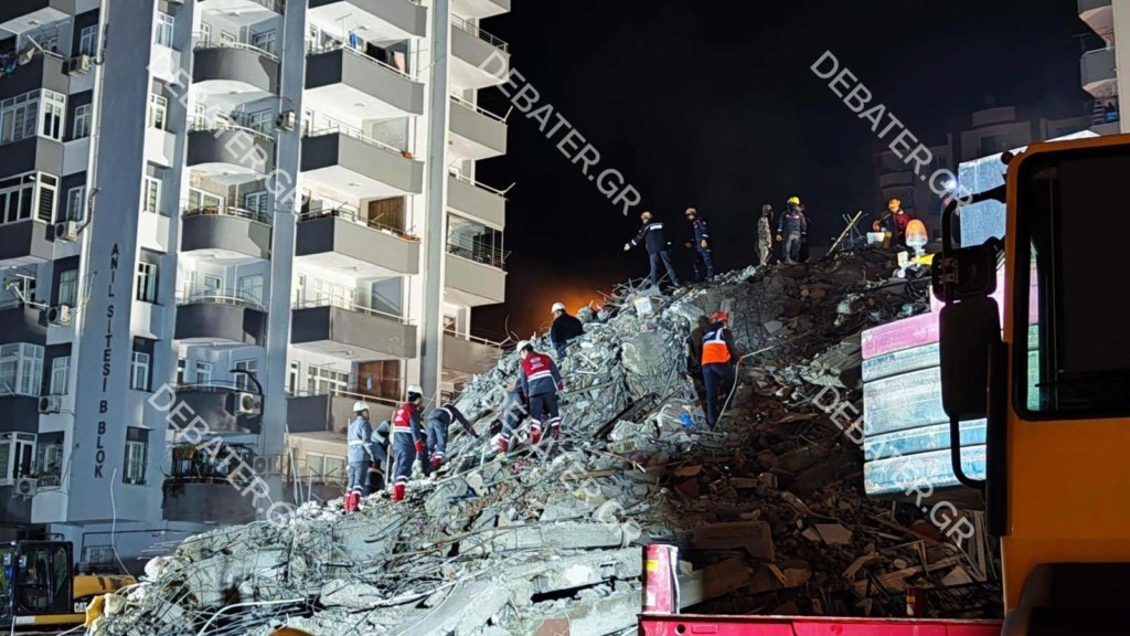 “Πολύ περήφανοι για τον άνθρωπο μας” – Το μήνυμα της συζύγου ενός από τους Έλληνες διασώστες