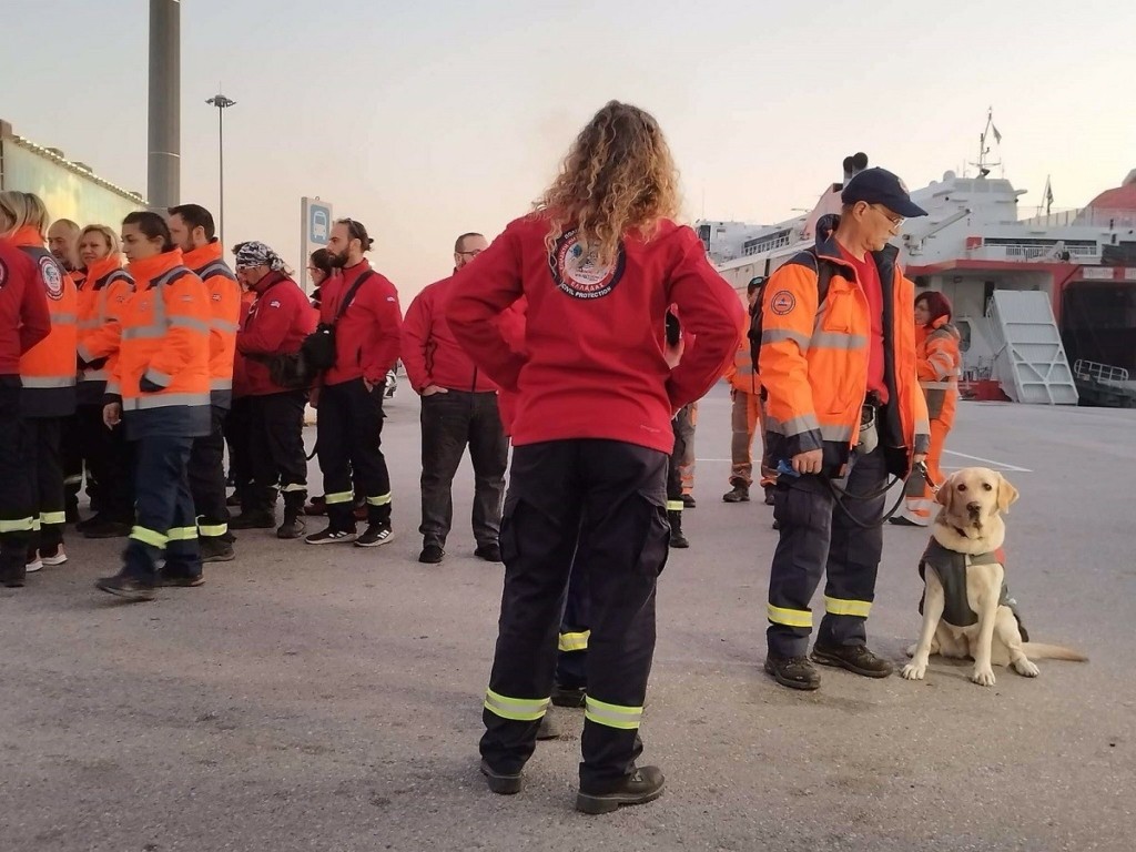 Επέστρεψε στην Ελλάδα η επίλεκτη ομάδα διασωστών που συμμετείχε στις έρευνες στην Τουρκία