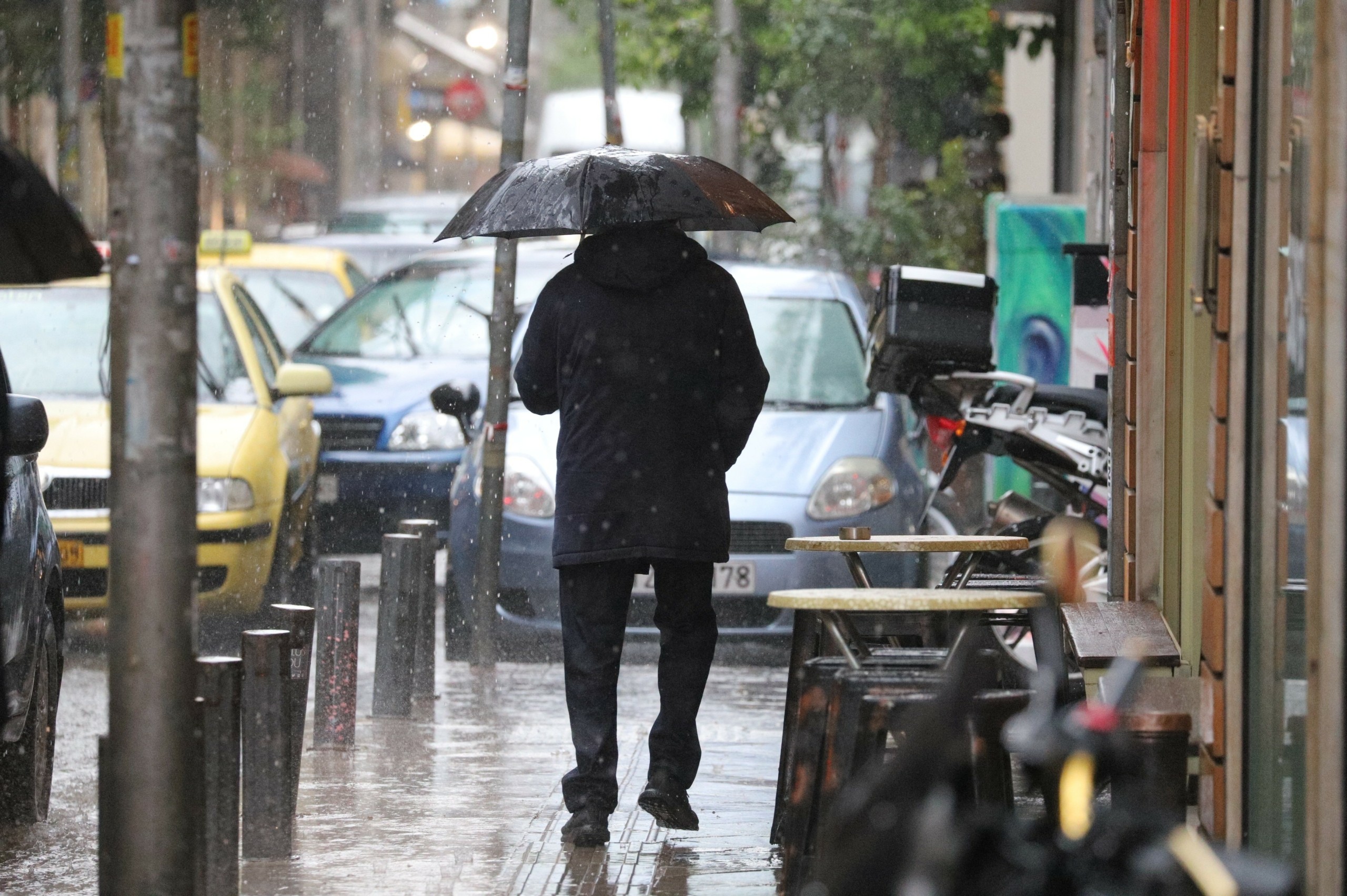 Μεταβολή του καιρού με πτώση θερμοκρασίας – Βροχές, καταιγίδες, χαλάζι και χιόνι την Τρίτη (vids)