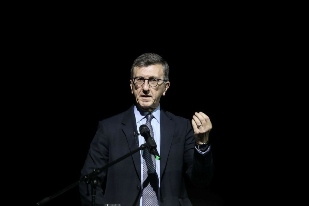 Έξαλλος ο Πορτοσάλτε με τα πανό στην Opap Arena – “Δεν σφυρίζει ο διαιτητής, αν δεν κατέβουν τα κουρέλια” (pic&vid)