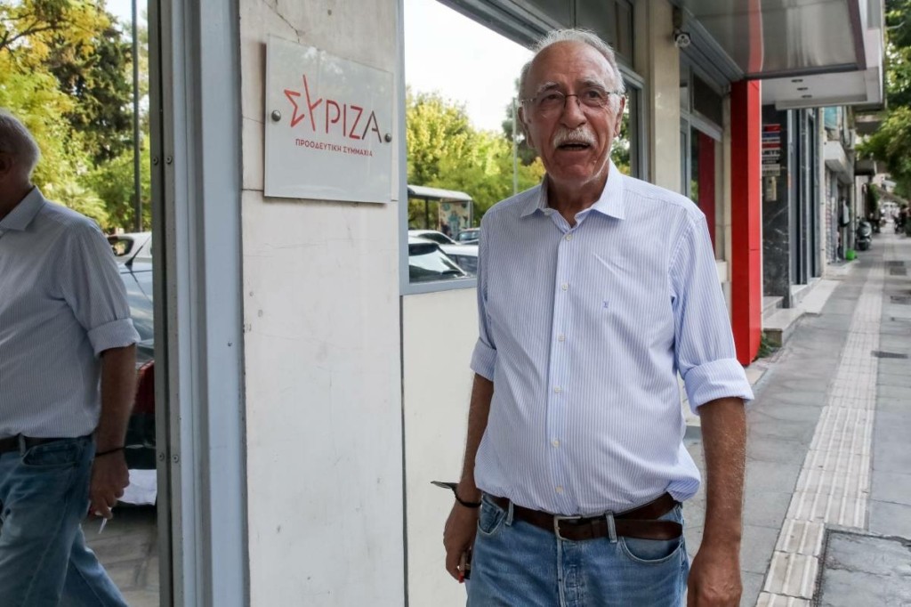 Προπηλάκισαν τον Δημήτρη Βίτσα σε συγκέντρωση διαμαρτυρίας για τα Τέμπη στο Ίλιον