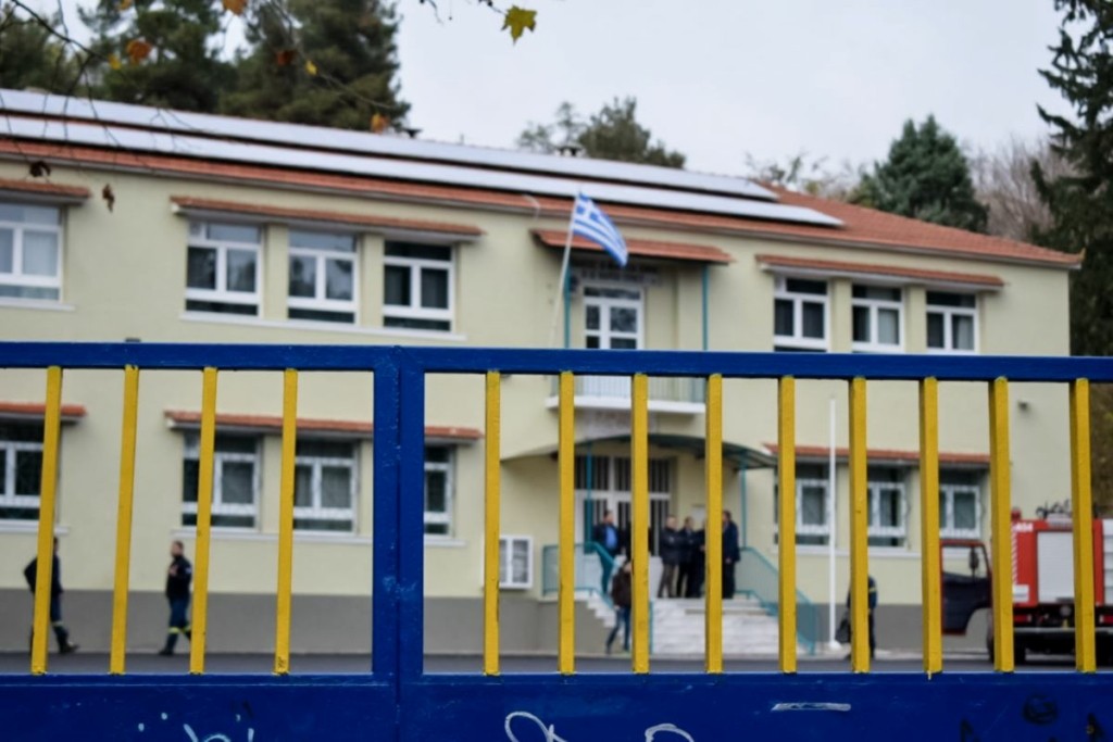 Μαθητής πήγε στο σχολείο με αεροβόλο στο Ηράκλειο – Συνέλαβαν τον ίδιο και την μητέρα του