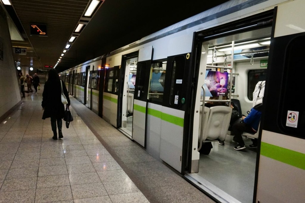Χειρόφρενα στις σταθερές συγκοινωνίες την Πέμπτη – 24ωρη απεργία για τη σύγκρουση στα Τέμπη