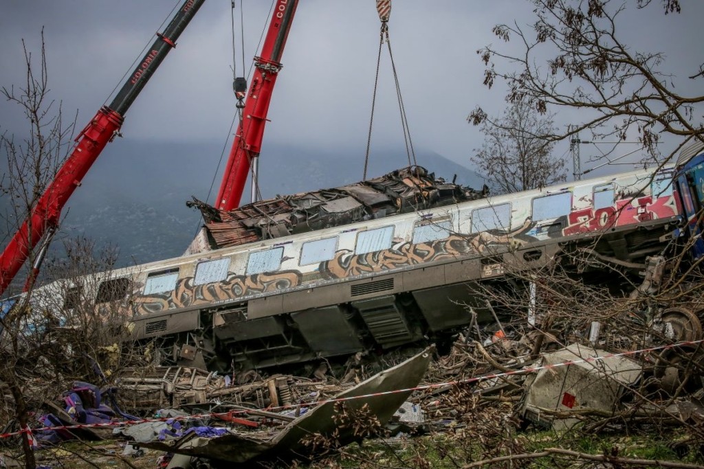 Νεκρή 35χρονη στρατιωτικός από την τραγική σύγκρουση τρένων στα Τέμπη – Είχε δύο παιδιά