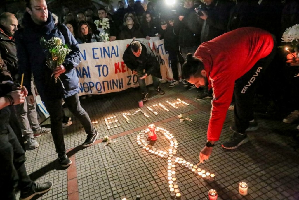 Θεωρείτε ότι για την εθνική τραγωδία στα Τέμπη ευθύνεται μόνο ο σταθμάρχης;