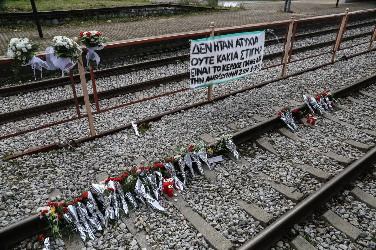 Νέα ποινική δικογραφία στη Βουλή για τα Τέμπη – Στρέφεται κατά Μητσοτάκη, Σταϊκούρα, Οικονόμου, Ταχιάου