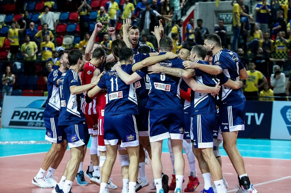 “Αγκάλιασε” το Challenge Cup με “πάρτι” στο Τελ Αβίβ ο Ολυμπιακός (vids)