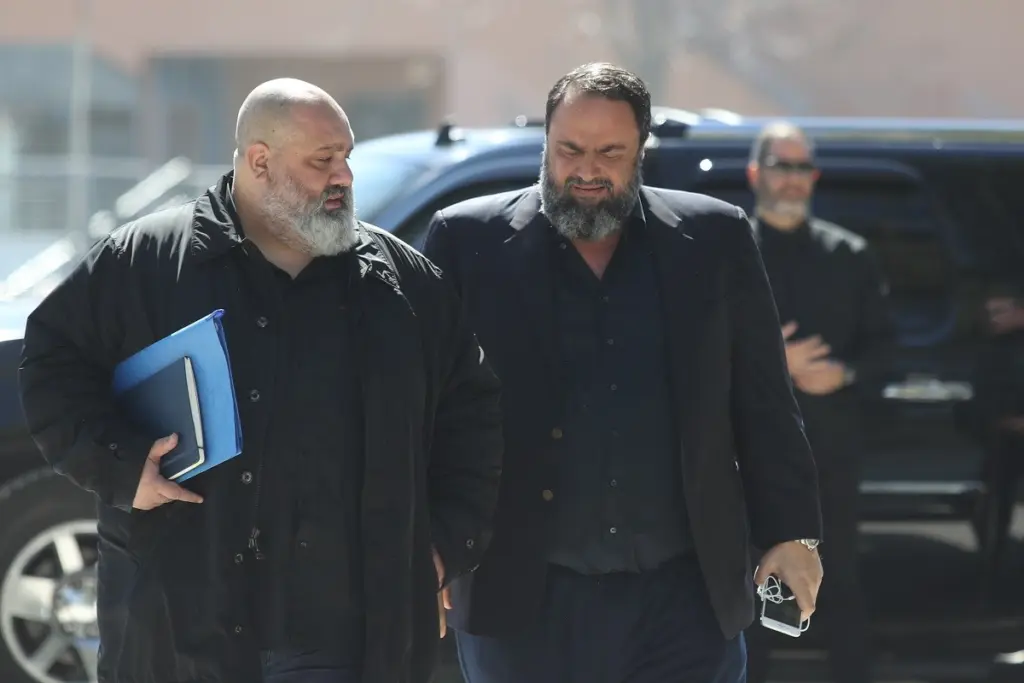 Έφτασαν στα γραφεία της ΕΠΟ οι “Big-4” – Χωρίς δημοσιογράφους η σύσκεψη που θα κρίνει το μέλλον της Super League