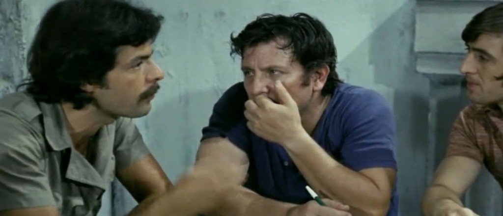 Η Φίνος Φιλμ “καυτηριάζει” τις κυβερνητικές συνεργασίες με ξεκαρδιστικό τρόπο (vid)