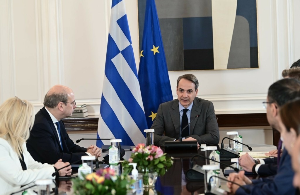 Στα 780 ο κατώτατος μισθός από την 1η Απριλίου – Αύξηση 9,4% ανακοίνωσε ο Μητσοτάκης