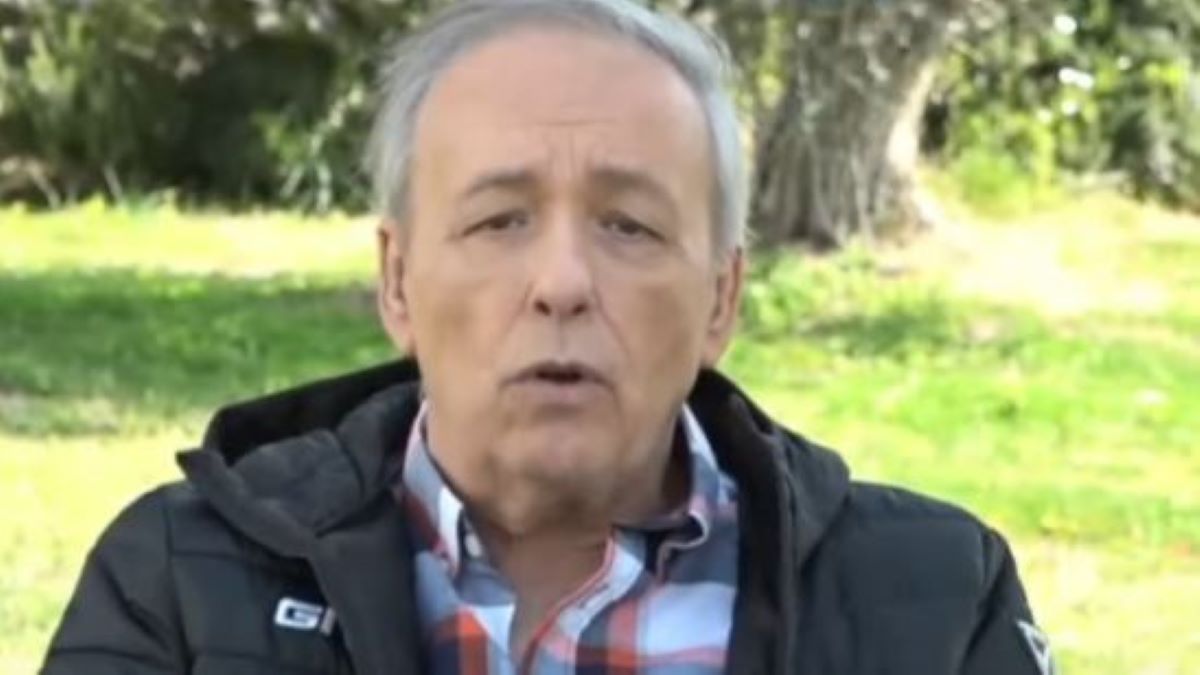 Παραμένει στην εντατική ο Ανδρέας Μικρούτσικος – “Ανταποκρίθηκε στη θεραπεία των γιατρών” λέει η σύντροφός του (vid)