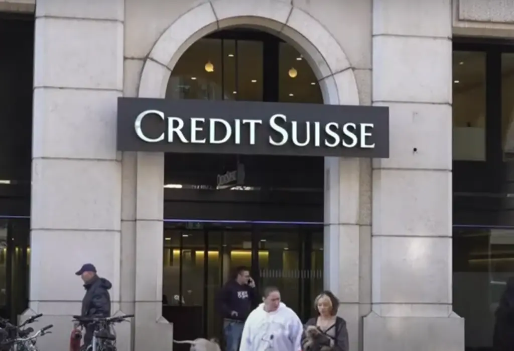 ΕΚΤ μετά το μηδενισμό ομόλογων της Credit Suisse – Πρώτα οι μέτοχοι να “πληρώνουν” τις ζημιές των τραπεζών