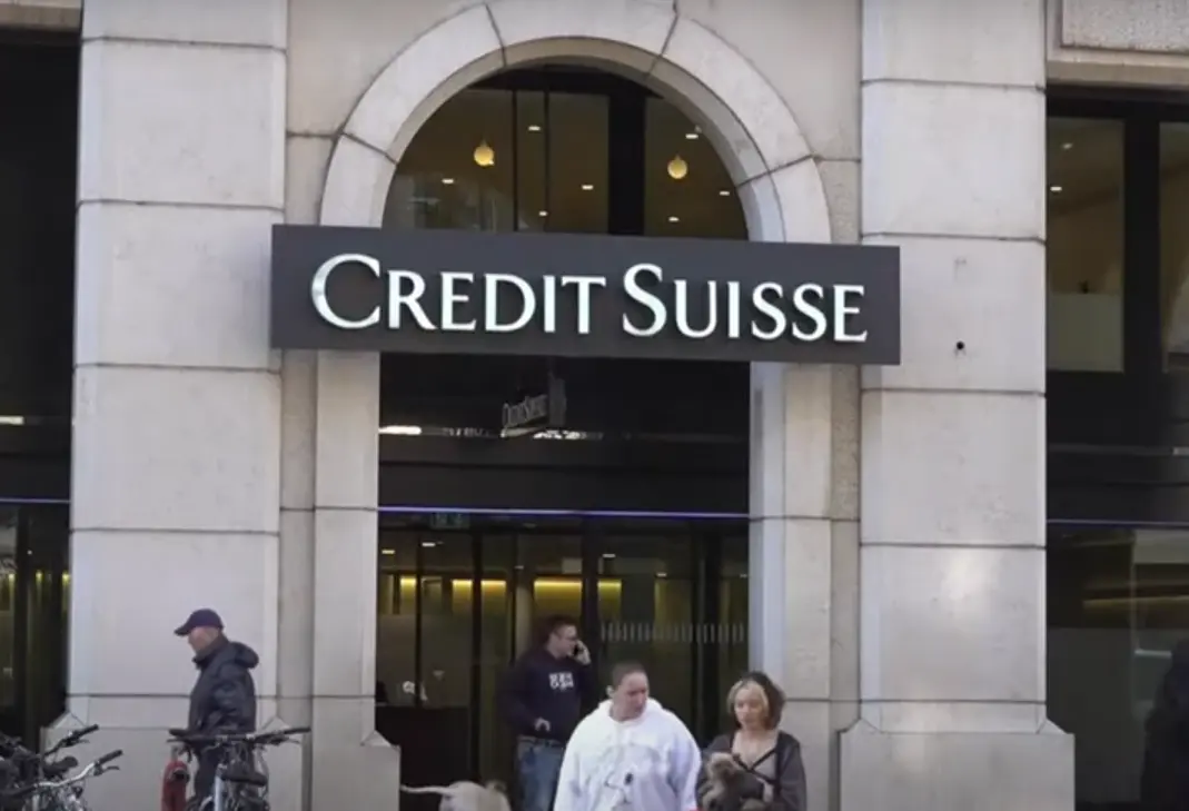 ΕΚΤ μετά το μηδενισμό ομόλογων της Credit Suisse – Πρώτα οι μέτοχοι να “πληρώνουν” τις ζημιές των τραπεζών