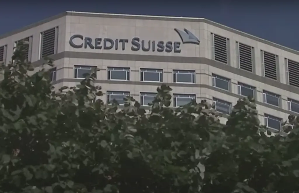Η Credit Suisse ζητά βοήθεια από την Κεντρική Ελβετική Τράπεζα μετά την “κατρακύλα” – Ανησυχίες στην ΕΚΤ