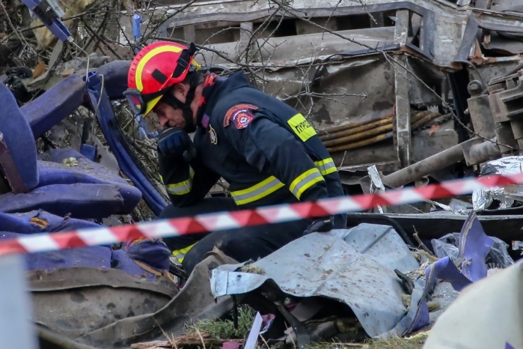 Χειροκρότημα για τον διασώστη της ΕΜΑΚ και προπονητή του ΠΑΟΚ – Βρέθηκε στην πρώτη γραμμή στα Τέμπη