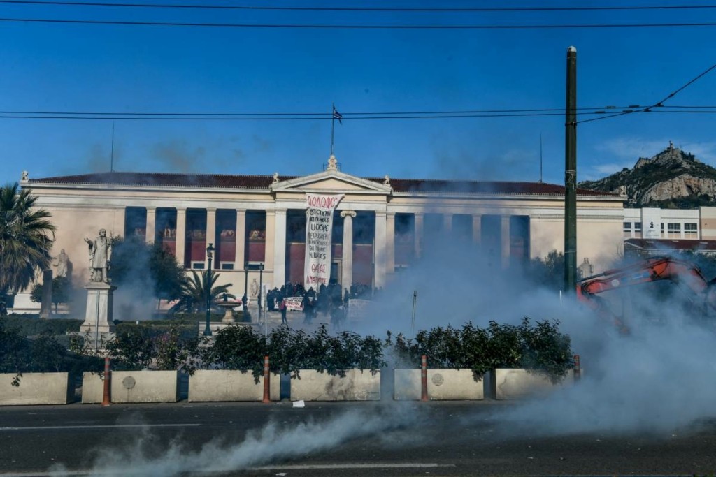 Διαψεύδει η ΕΛ.ΑΣ τον τραυματισμό γυναίκας κατά τη διάρκεια των συλλαλητηρίων για τα Τέμπη
