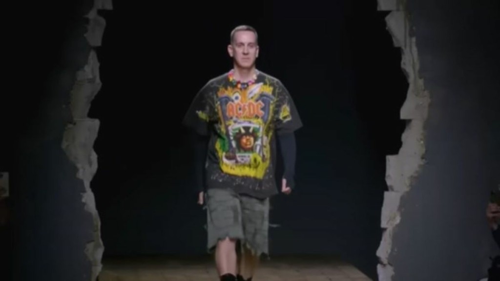 Ο Τζέρεμι Σκοτ αποχωρεί από τον οίκο Moschino μετά από 10 χρόνια (pics)
