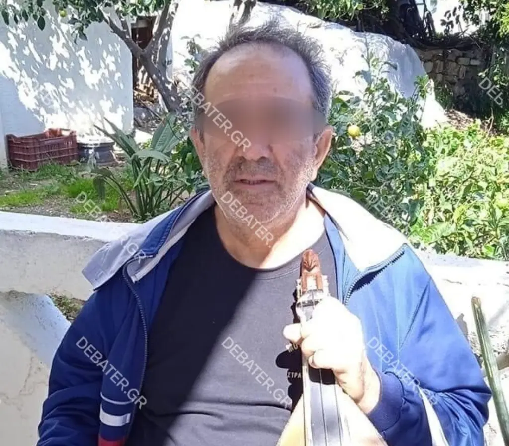 Με μάσκα και κουκούλα στον ανακριτή ο 66χρονος λυράρης στην Κρήτη