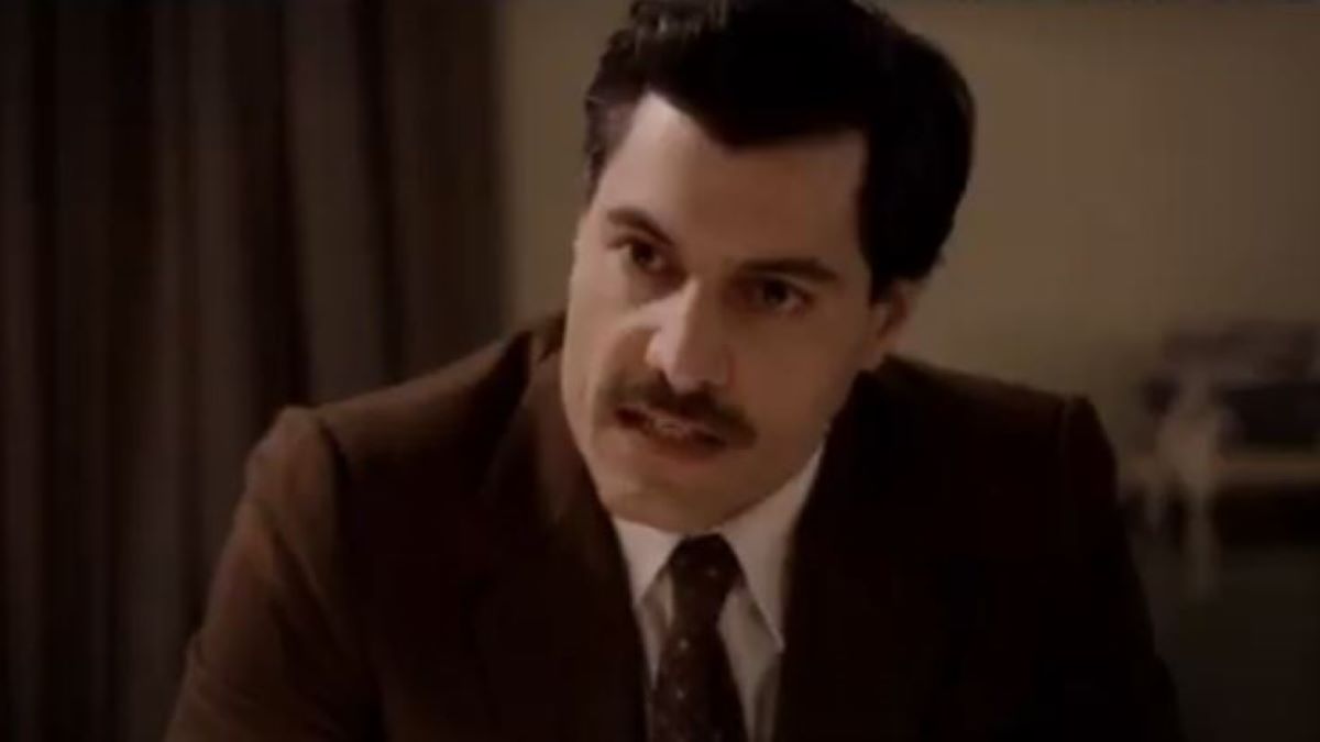 Ο Παράδεισος των κυριών – Ο Ζήσης προσπαθεί να πείσει τον Αναγνώστου να διαπράξει ένα έγκλημα