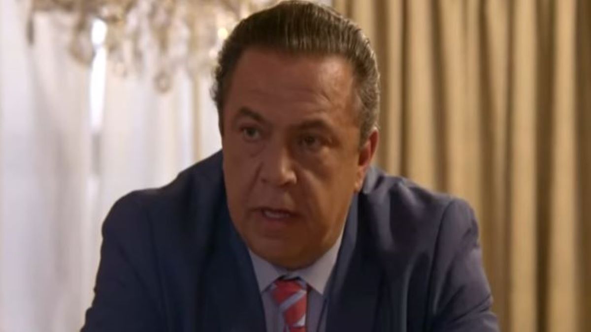 Παγιδευμένοι – Η κρυφή σχέση της Υβόννης και του Στέλιου αρχίζει να αποκαλύπτεται