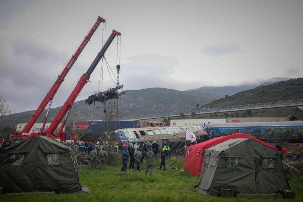 Ταυτοποιήθηκαν 56 σοροί θυμάτων στα Τέμπη – Ολοκληρώθηκε η ανάλυση των δειγμάτων DNA που έδωσαν συγγενείς