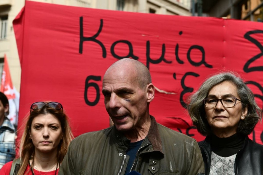 Ελεύθερος με περιοριστικούς όρους ο 19χρονος για την επίθεση στον Γιάνη Βαρουφάκη