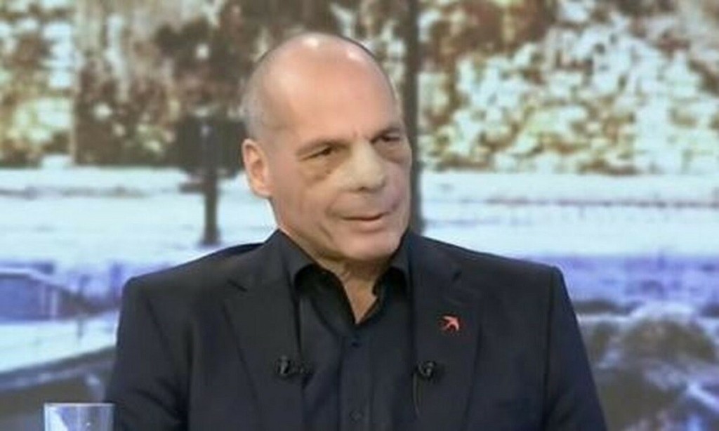 Η πρώτη εμφάνιση του Βαρουφάκη μετά τον ξυλοδαρμό – “Ευκαιρία για μια νέα Ελλάδα η τραγωδία στα Τέμπη”