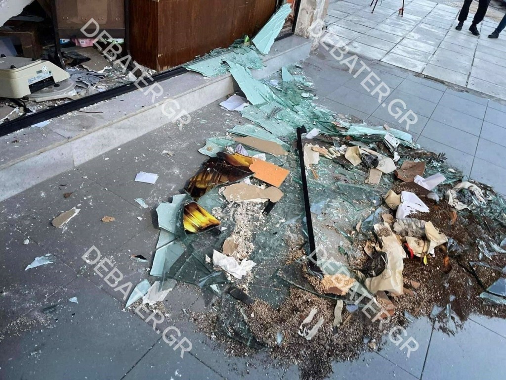 Τρόμος στη Νέα Ερυθραία – Έκρηξη σε κατάστημα με παραδοσιακά προϊόντα (pics)