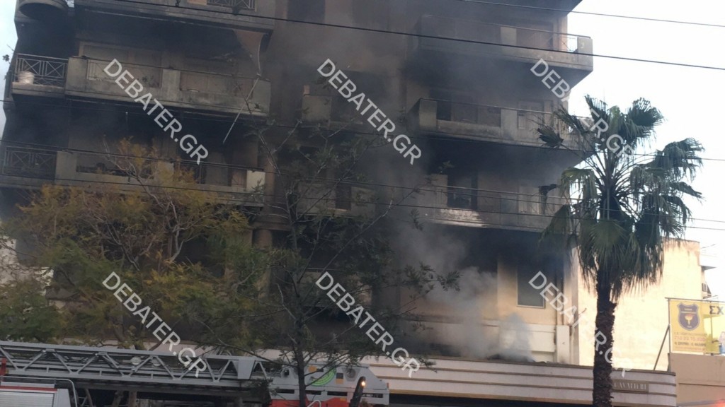 Έτσι έσωσε τους ανθρώπους μετά τη φωτιά στο εστιατόριο στη Νέα Σμύρνη η ΕΛΑΣ (vid)