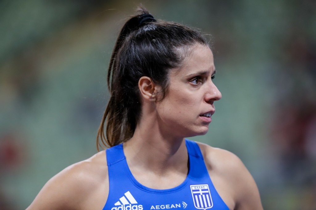 Η Κατερίνα Στεφανίδη “αδειάζει” τη μητέρα της μετά το σάλο για την χυδαία ανάρτηση – “Δεν ταυτίζομαι με τα λεγόμενά της”