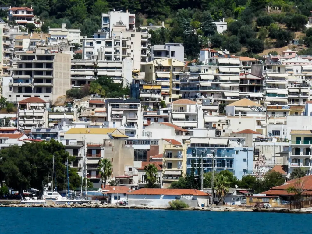 Ξεκίνησε το πλαφόν επιτοκίου στα ενήμερα στεγαστικά – Οι ανακοινώσεις τραπεζών