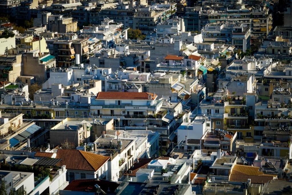 Θωρακίζονται έναντι νέων αυξήσεων οι δανειολήπτες στεγαστικών δανείων – Αυξάνονται οι τράπεζες που “παγώνουν” τα επιτόκια