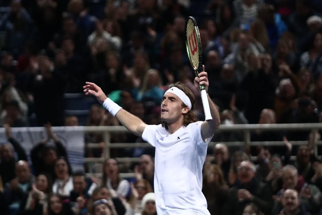 Ζορίστηκε αλλά πέρασε στον τελικό του Barcelona Open ο Τσιτσιπάς