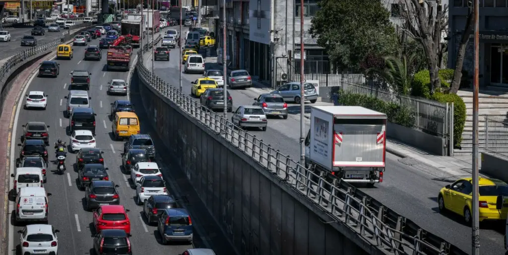 Χάος στην Εθνική Οδό Αθηνών – Κορίνθου – Μαζική και η επιστροφή των εκδρομέων του Πάσχα