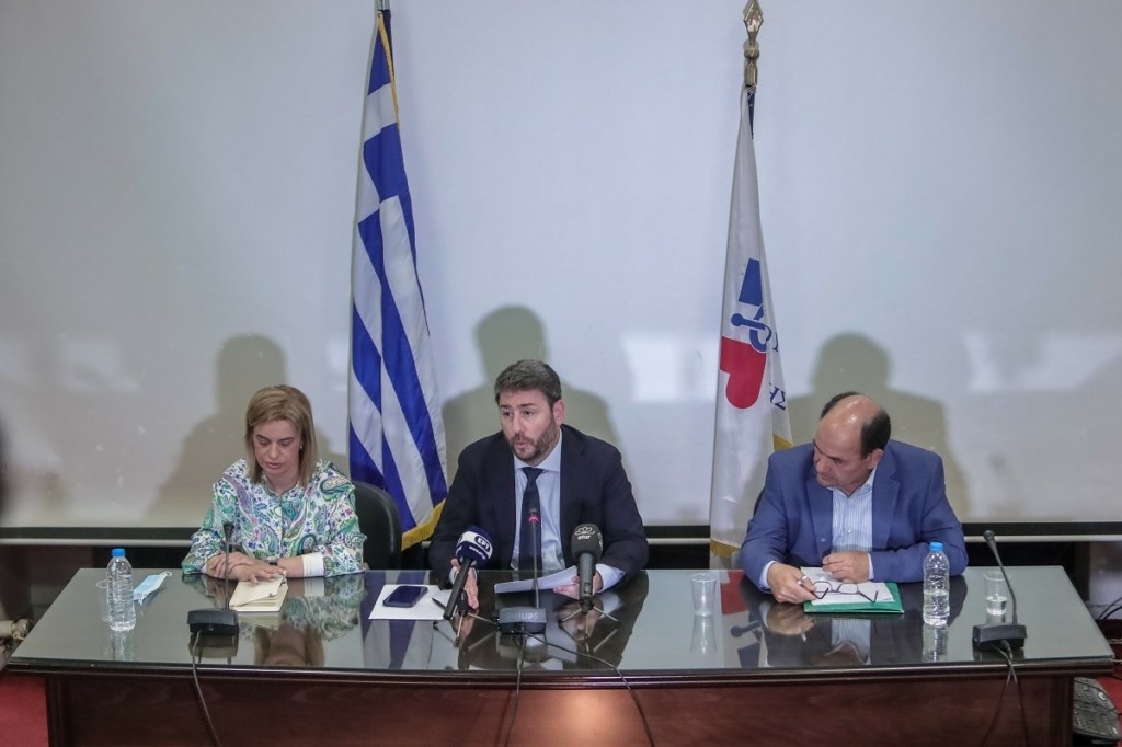 Το μήνυμα του Ανδρουλάκη για το ΕΣΥ – “Το ΠΑΣΟΚ το δημιούργησε και έχει χρέος να το αναγεννήσει”