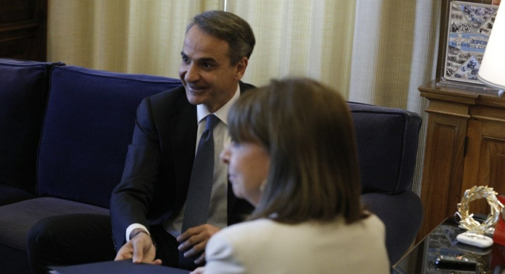 Αυτή την ώρα στο Προεδρικό Μέγαρο ο Μητσοτάκης – Προκηρύσσονται και επίσημα οι εκλογές της 21ης Μαΐου