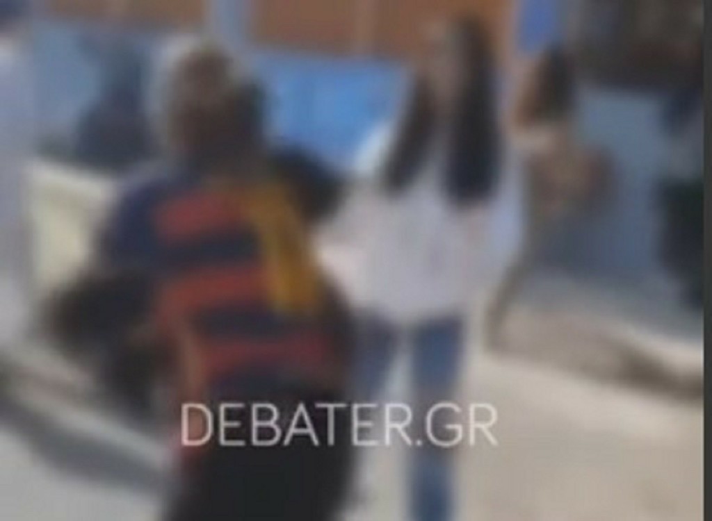 Νέο περιστατικό ξυλοδαρμού σε σχολείο – Μαθήτριες ΕΠΑΛ στην Εύβοια πιάστηκαν στα χέρια για τα μάτια ενός αγοριού (vid)