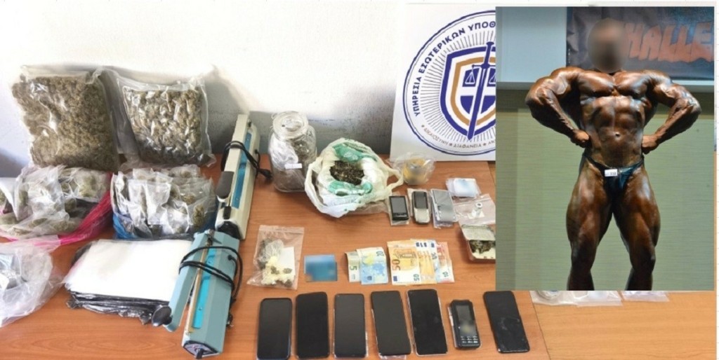 Αυτός είναι ο αστυνομικός που συνελήφθη κάνοντας delivery ναρκωτικών με υπηρεσιακό όχημα (pics)
