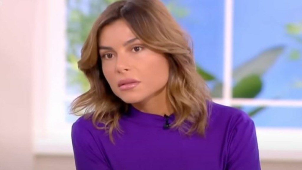 Η Ελευθερίου ξεκαθαρίζει για τον Πρίαμο – “Τον έχω συγχωρέσει αλλά έχω βάλει τελεία στη σχέση μας” (vids)