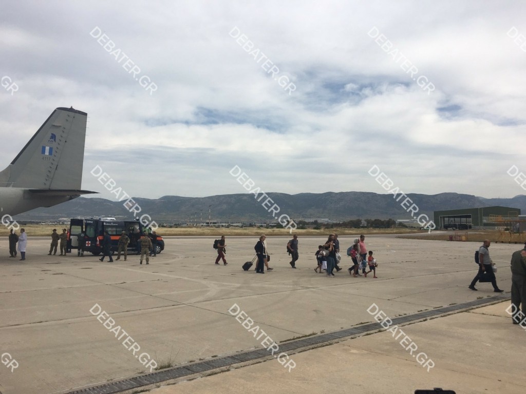 Προσγειώθηκε το C-27 στην Ελευσίνα – Στην Ελλάδα οι πρώτοι Έλληνες από το Σουδάν – Συγκλονιστικές εικόνες