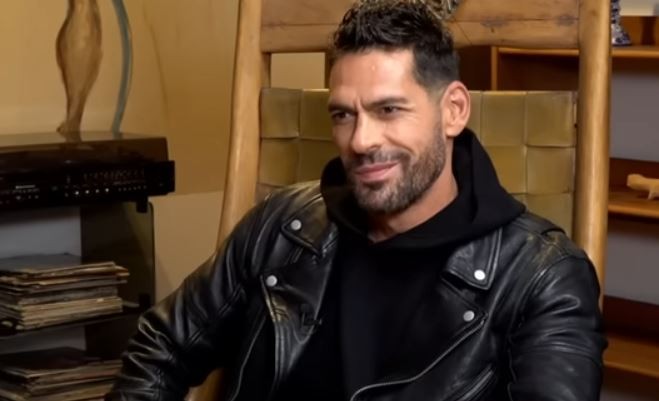 Ο Γιάννης Σπαλιάρας έκανε το επόμενο βήμα στη σχέση με την σύντροφό του (vid)