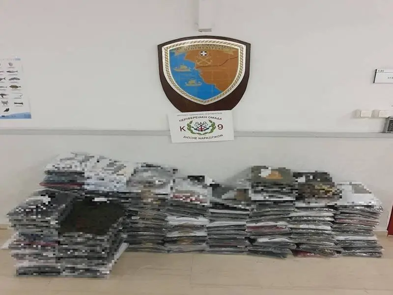 Έψαχναν για ναρκωτικά και βρήκαν τεμάχια απομιμητικών προϊόντων ένδυσης στην Ηγουμενίτσα (pic)
