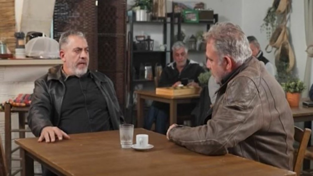 Η γη της ελιάς – Ο Δημοσθένης ενημερώνει τον Στάθη ότι θα κρατήσει τον ελαιώνα του
