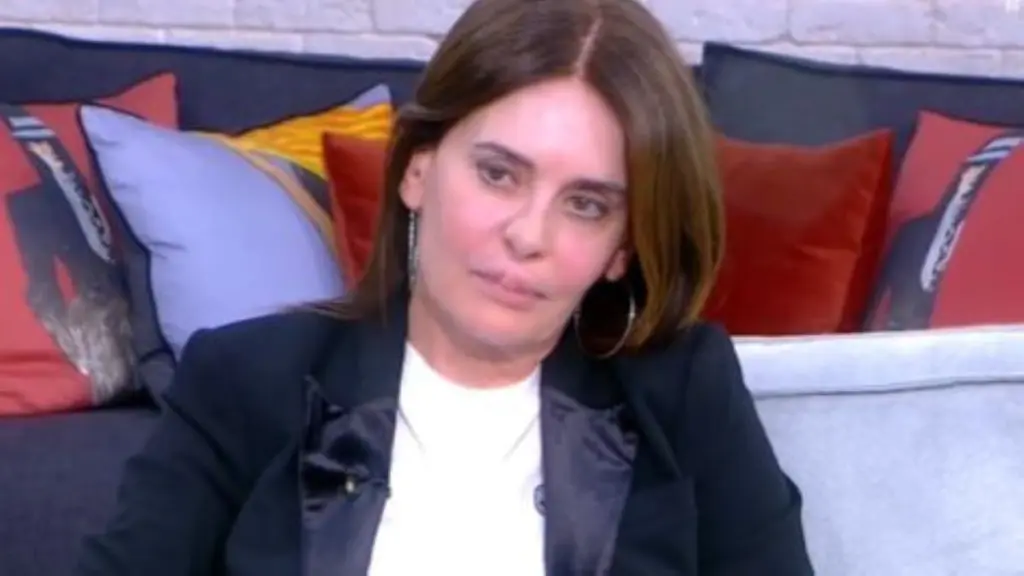 Συγκλονίζει η Κατερίνα Πλουμιδάκη για το χειρουργείο που της κατέστρεψε τα χείλη – “Σκεφτόμουν να αυτοκτονήσω” (vid)