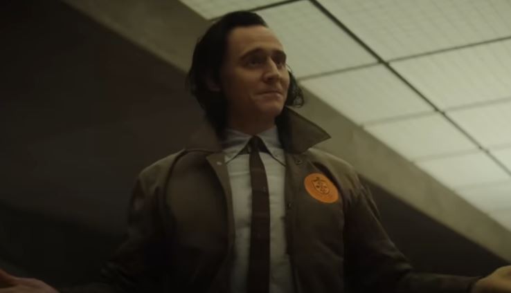 Στην Ελλάδα ο Τομ Χίντλστον – O “Loki” της Marvel έφαγε σε ψαροταβέρνα στο Ναύπλιο (pic)