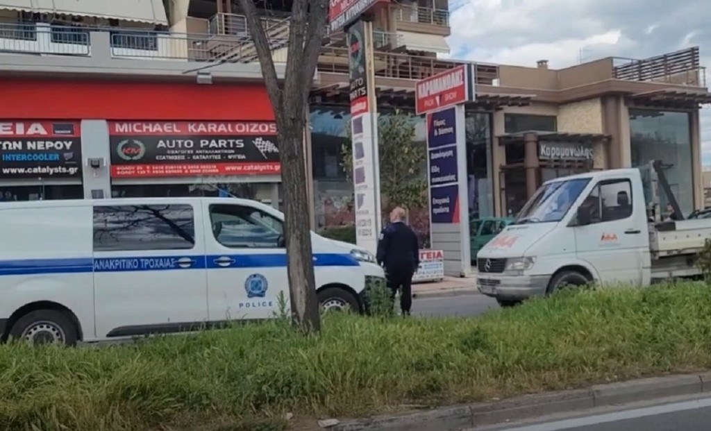 Θρίλερ στη Λάρισα – Αυτοκίνητο παρέσυρε νεαρό ποδηλάτη